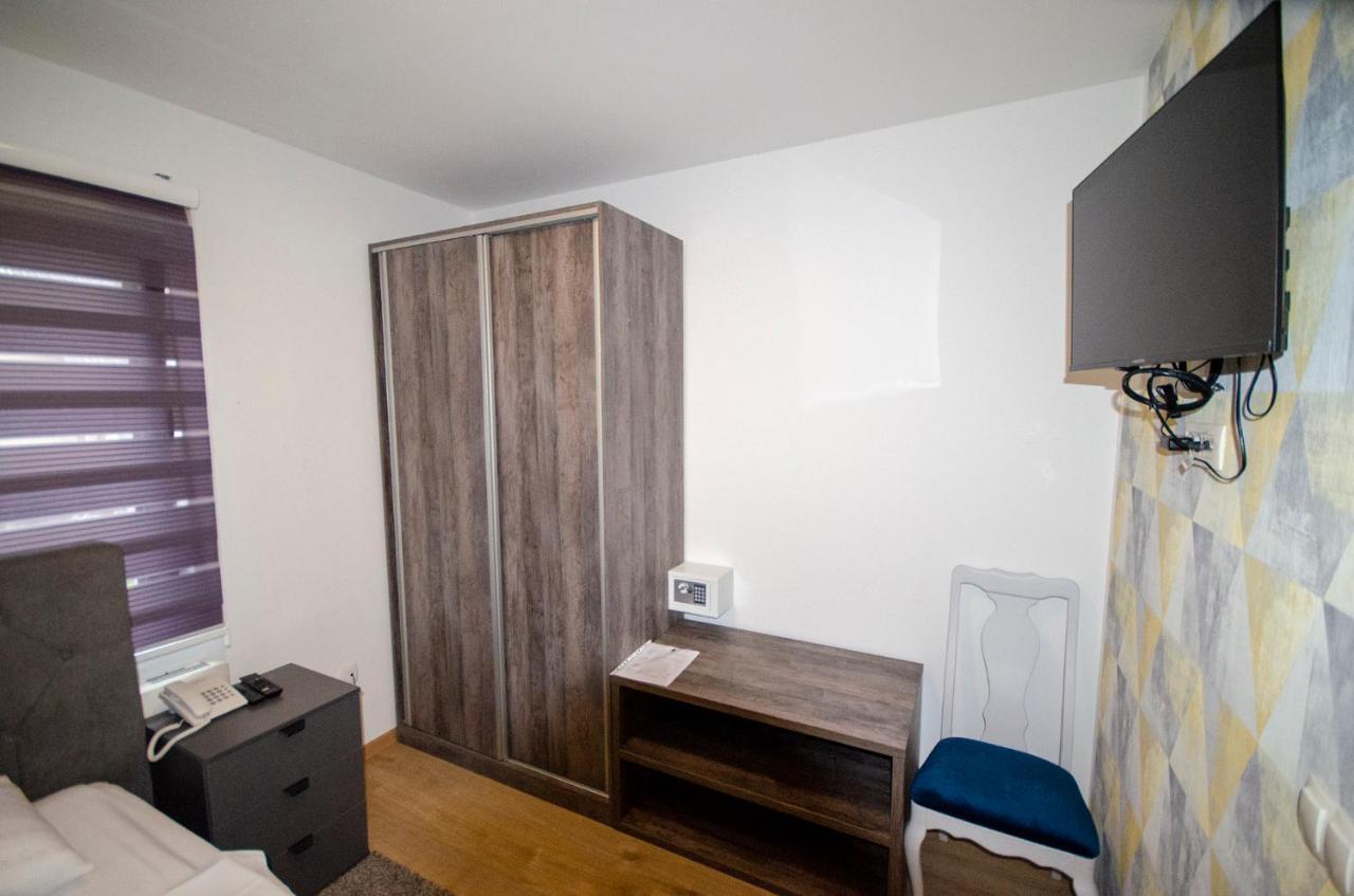 Hotel Kavalir Zepce Extérieur photo