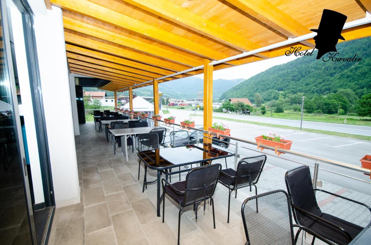 Hotel Kavalir Zepce Extérieur photo