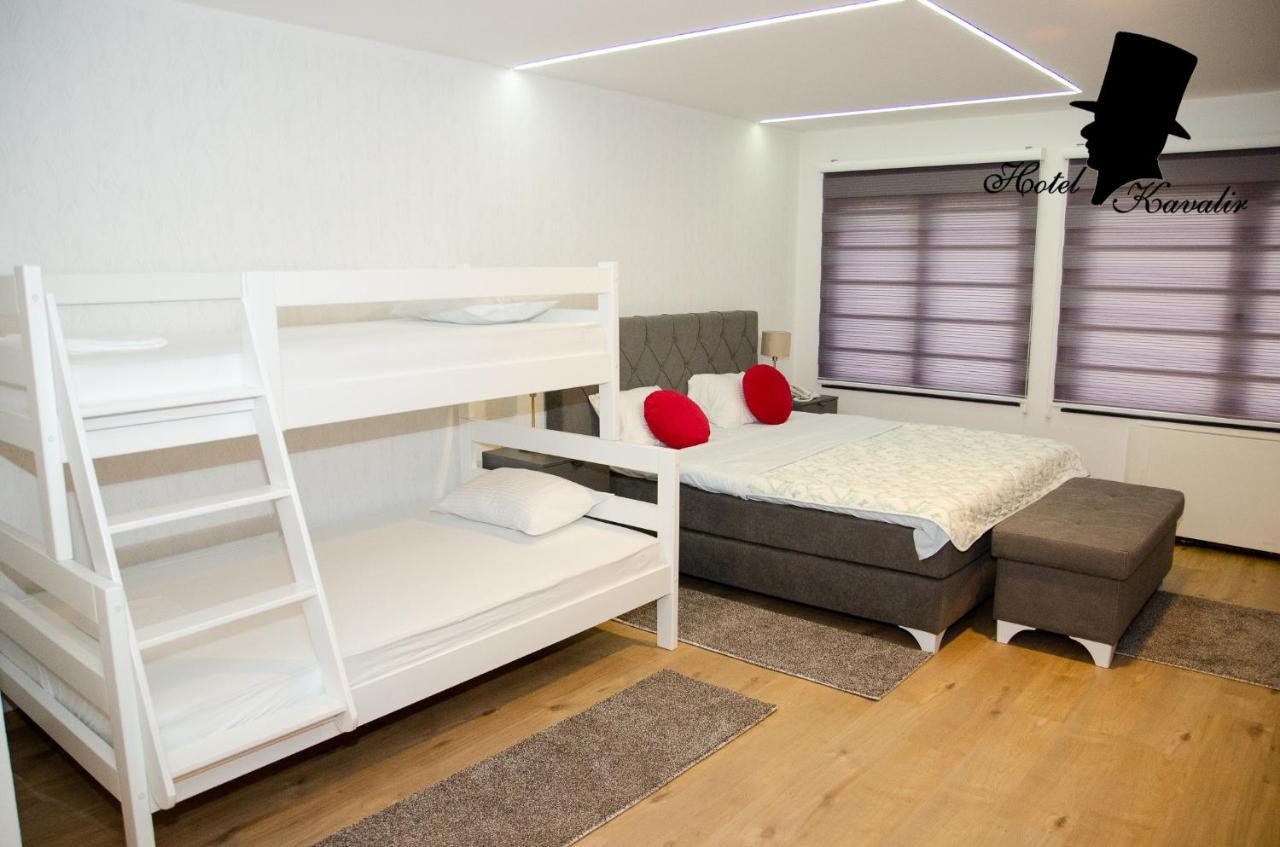 Hotel Kavalir Zepce Extérieur photo